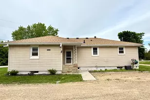 1402 Kirkwood Ave, Albert Lea, MN 56007 - Photo 1