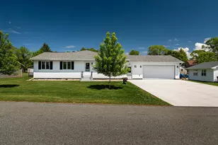 32 E 7th St, Buffalo City, WI 54622 - Photo 1