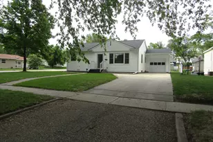 302 S 12th St, Montevideo, MN 56265 - Photo 27