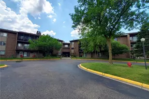 3420 Golfview Dr, Eagan, MN 55123 - Photo 3