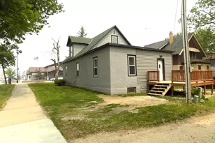 101 1st St SE, Baudette, MN 56623 - Photo 3