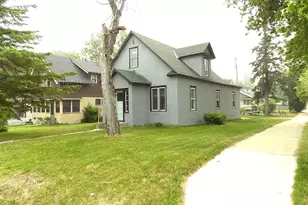 101 1st St SE, Baudette, MN 56623 - Photo 1