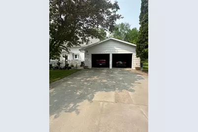 406 Roberts Avenue NE, Warroad, MN 56763 - Photo 5