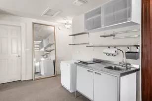 818 Summit Ave, Saint Paul, MN 55105 - Photo 33