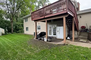 8000 Winnetka Heights Dr, Golden Valley, MN 55427 - Photo 13