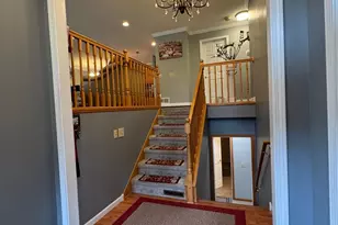 8000 Winnetka Heights Dr, Golden Valley, MN 55427 - Photo 9