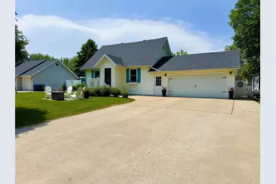 906 S Martin Street, Fergus Falls, MN 56537 - Photo 1