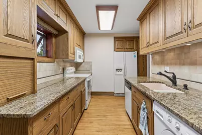 8 Bates Avenue, Saint Paul, MN 55106 - Photo 43