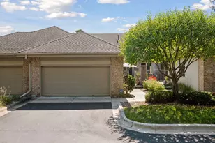 7238 Lewis Ridge Pkwy, Edina, MN 55439 - Photo 3