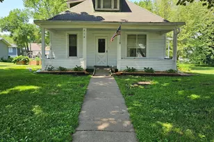 718 Broadway Ave, Wabasha, MN 55981 - Photo 1