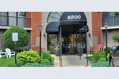 6500 Woodlake Drive #804, Richfield, MN 55423 - Photo 1