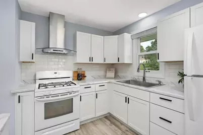 428 Howard Street N, Saint Paul, MN 55119 - Photo 1