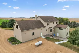 12470 W 270th St, Belle Plaine, MN 56011 - Photo 7