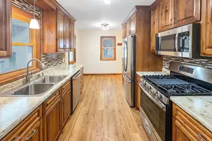 3649 Perry Ave N, Robbinsdale, MN 55422 - Photo 3