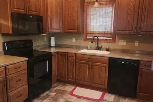 313 E 2nd St, Hills, MN 56138 - Photo 5