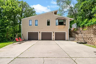 955 McKnight Road S, Saint Paul, MN 55119 - Photo 1