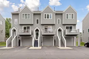 890 Hunt Pl, Saint Paul, MN 55114 - Photo 1