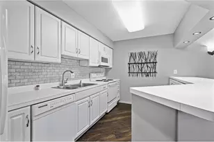 10411 Cedar Lake Rd, Hopkins, MN 55305 - Photo 33