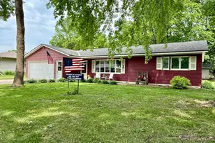 809 15th St SW, Willmar, MN 56201 - Photo 1