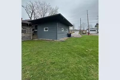 332 E Pleasant Avenue, Ellsworth, WI 54011 - Photo 7