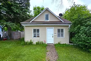 702 E Junius Ave, Fergus Falls, MN 56537 - Photo 1