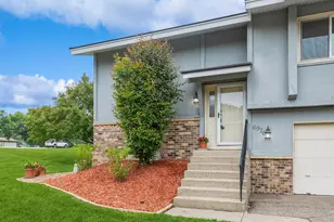 6976 Pima Ln, Chanhassen, MN 55317 - Photo 1