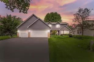3738 Sunbury Dr, Woodbury, MN 55125 - Photo 1