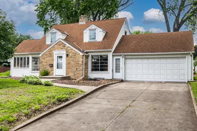 1029 15th Avenue N, South Saint Paul, MN 55075 - Photo 1