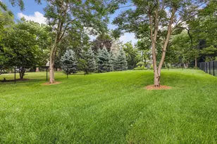 17870 Breezy Pt Rd, Wayzata, MN 55391 - Photo 23