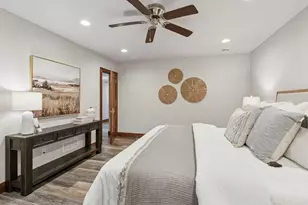 17870 Breezy Pt Rd, Wayzata, MN 55391 - Photo 15