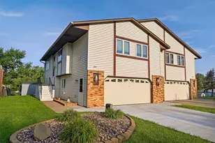 1289 Farrell St N, Maplewood, MN 55119 - Photo 1