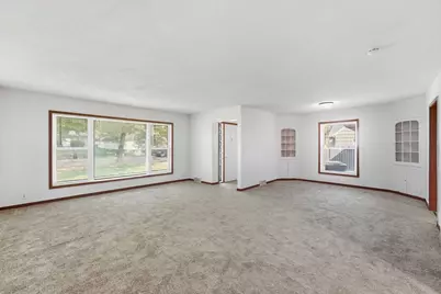 1319 Kandiyohi Avenue SW, Willmar, MN 56201 - Photo 5