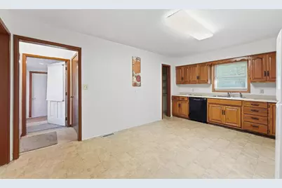 1319 Kandiyohi Avenue SW, Willmar, MN 56201 - Photo 33