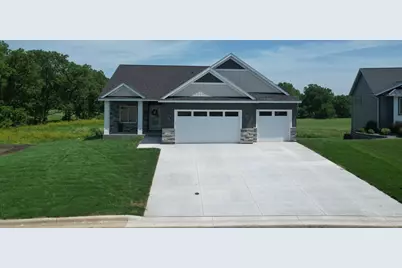 509 Golfview Avenue, Zumbrota, MN 55992 - Photo 1