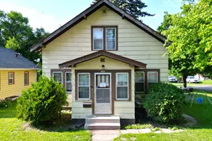 523 E Vernon Ave, Fergus Falls, MN 56537 - Photo 1