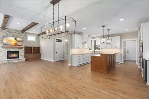 2475 Sydney Ln, Hudson, WI 54016 - Photo 5