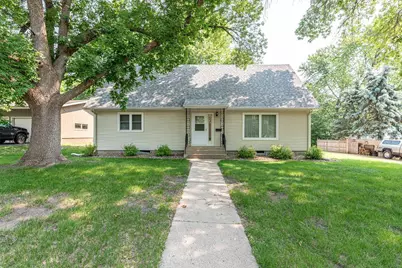 419 W Jackson Street, Saint Peter, MN 56082 - Photo 1