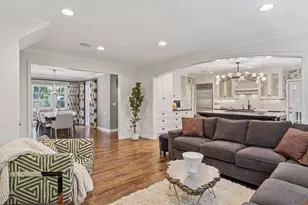 512 Janalyn Cir, Golden Valley, MN 55416 - Photo 9