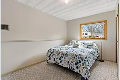 10408 Zinran Avenue S, Bloomington, MN 55438 - Photo 15