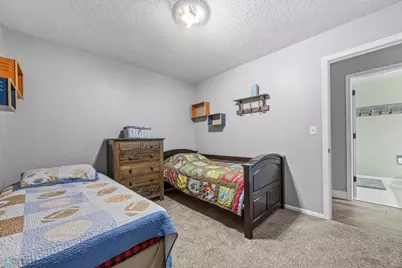 106 37th Avenue S, Moorhead, MN 56560 - Photo 21