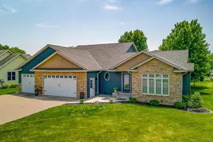 221 Victoria Blvd, Mankato, MN 56001 - Photo 1