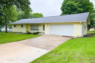 1225 Irving St, Alexandria, MN 56308 - Photo 1