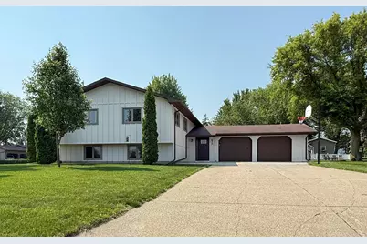 630 Cardinal Street, Fairmont, MN 56031 - Photo 1