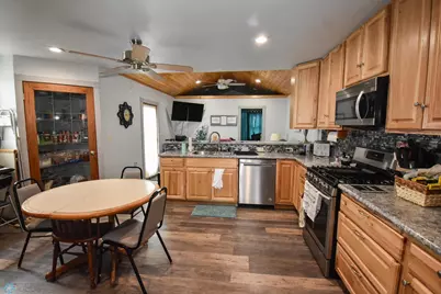 410 9 1/2 Street N, Wahpeton,  58075 - Photo 11