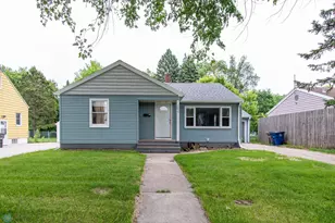 634 11th St N, Moorhead, MN 56560 - Photo 1