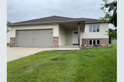 306 10th Avenue NW, Dodge Center, MN 55927 - Photo 1