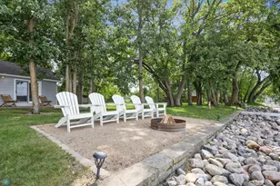 886 S Shore Dr, Detroit Lakes, MN 56501 - Photo 9