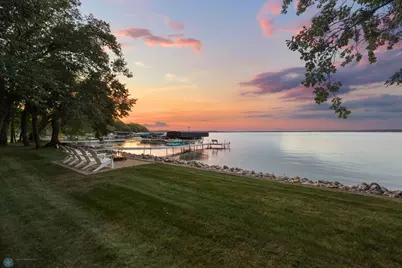 886 S Shore Drive, Detroit Lakes, MN 56501 - Photo 17