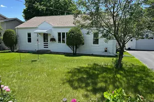 925 Willow St W, Detroit Lakes, MN 56501 - Photo 1