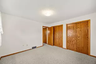 226 Ash Ave, Bird Island, MN 55310 - Photo 17